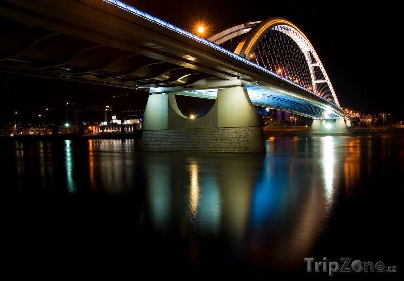 Fotka, Foto Most Apollo v Bratislavě (Bratislava, Slovensko)