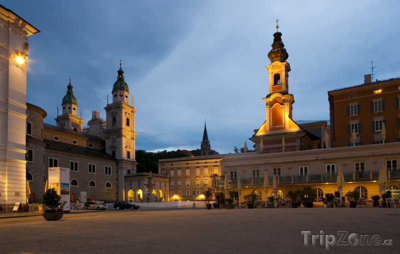 Fotka, Foto Noční náměstí (Salcburk, Rakousko)