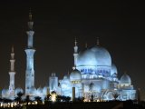 Osvětlená mešita Sheikh Zayed