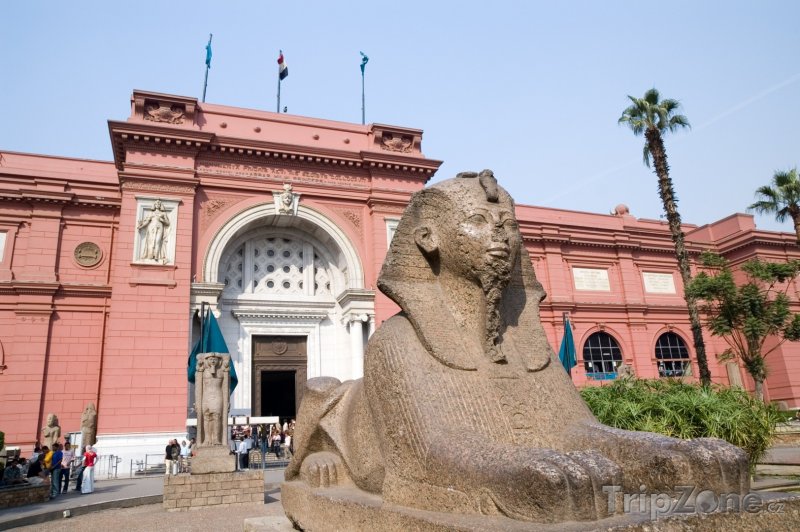 Fotka, Foto Sfinga před egyptským muzeem (Káhira, Egypt)