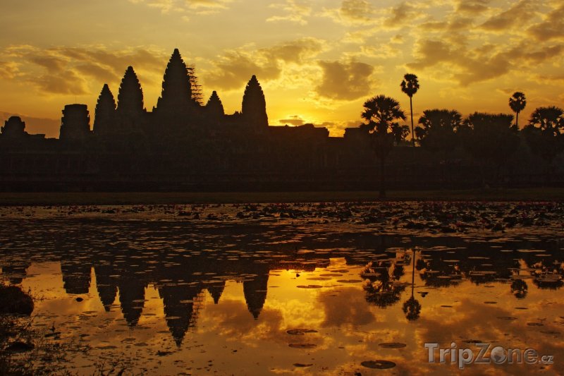 Fotka, Foto Chrám Angkor Vat v západu slunce (Kambodža)