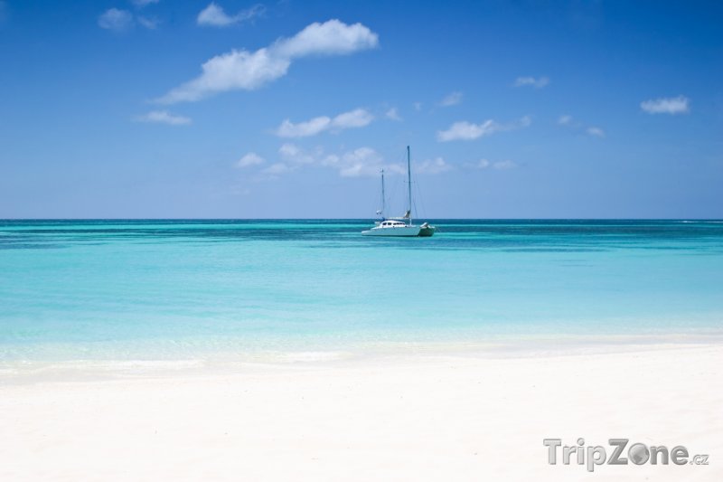 Fotka, Foto Jachta u pobřeží (Aruba)