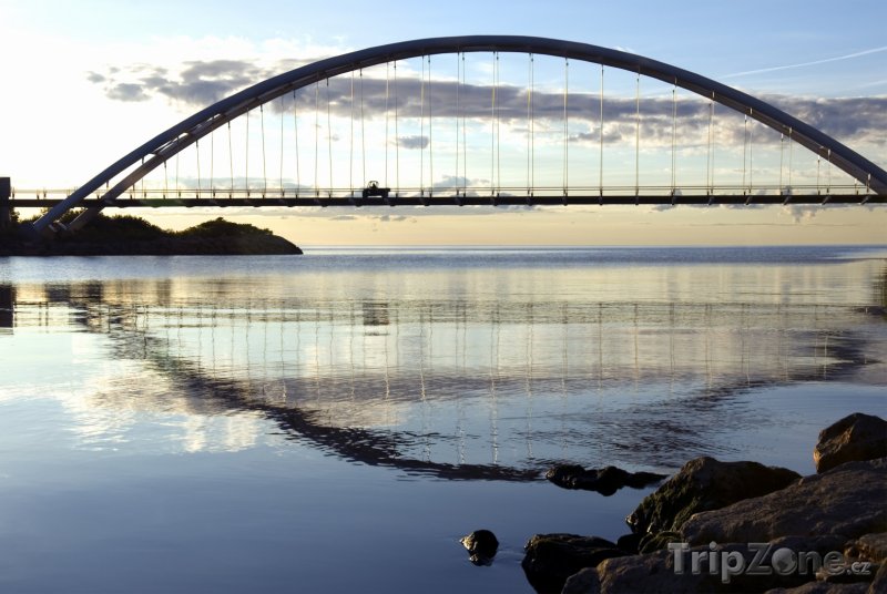 Fotka, Foto Most přes ontarijské jezero (Toronto, Kanada)