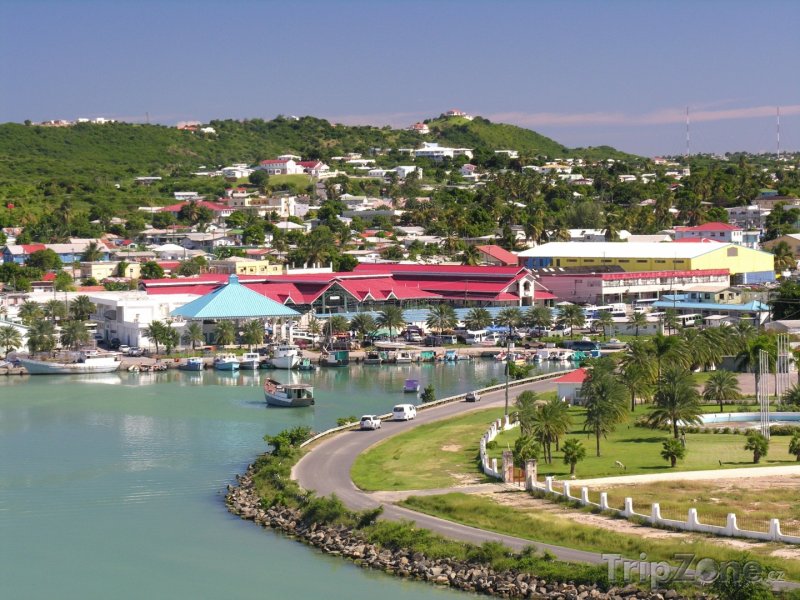 Fotka, Foto Přístav u města Saint John's (Antigua a Barbuda)