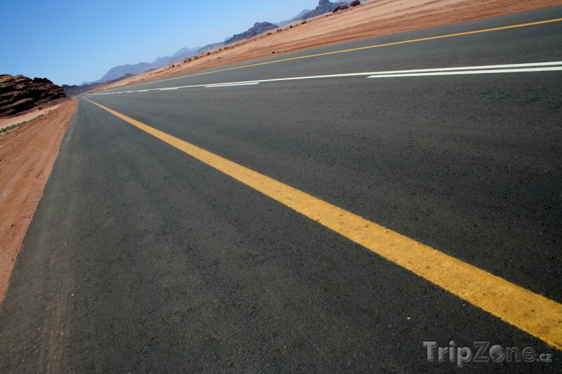 Fotka, Foto Silnice v poušti (Saúdská Arábie)