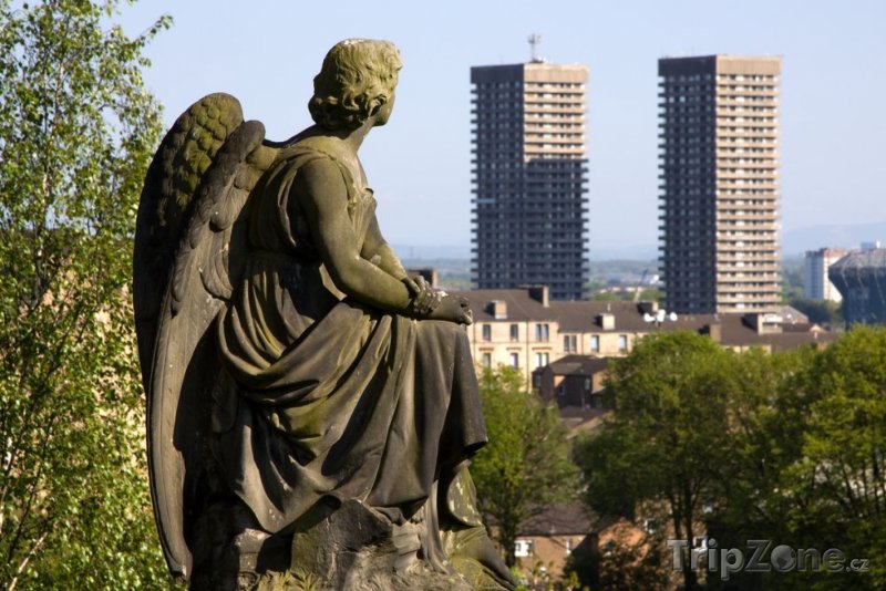 Fotka, Foto Socha anděla na hřbitově (Glasgow, Velká Británie)