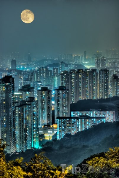 Fotka, Foto Úplněk nad městem (Hongkong)