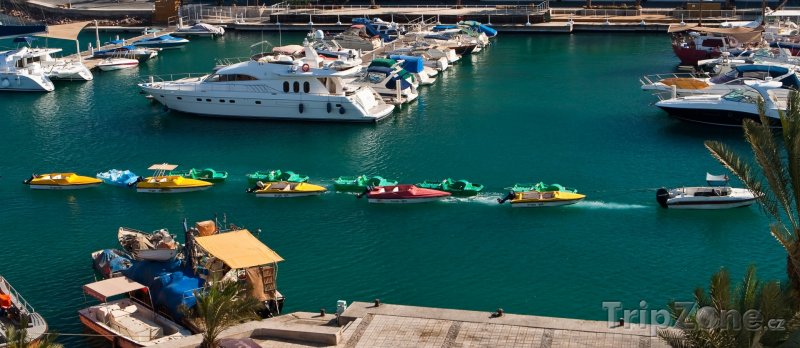 Fotka, Foto Vodní skútry a jachty v přístavu (Ejlat, Izrael)
