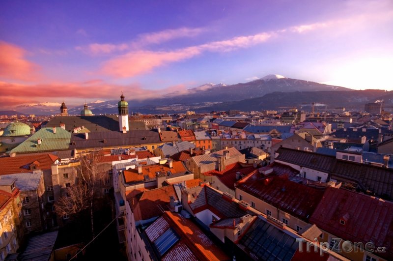 Fotka, Foto Západ slunce nad městem (Innsbruck, Rakousko)