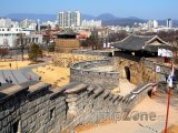 Západní brána pevnosti Hwasong