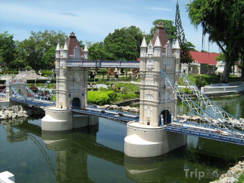 Fotka, Foto Zmenšenina Tower Bridge v Mini Siam (Pattaya, Thajsko)