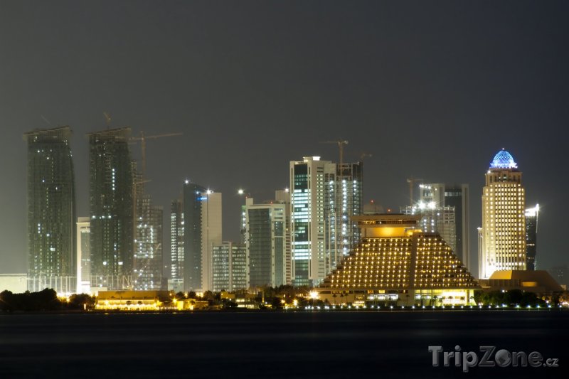 Fotka, Foto Dauhá v noci (Katar)