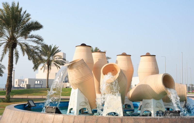 Fotka, Foto Fontána na promenádě Corniche v Dauhá (Katar)