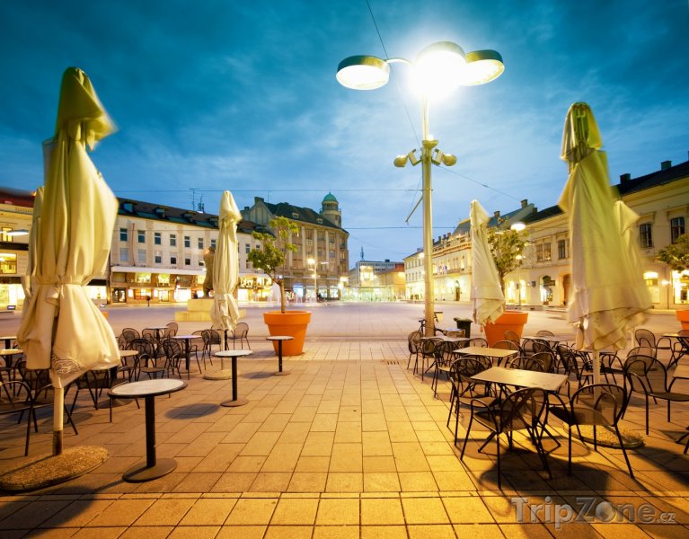 Fotka, Foto Hlavní náměstí Osijeku (Chorvatsko)