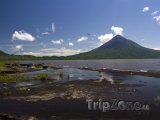 Jezero Managua a vulkán Momotombo