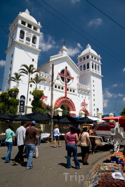 Fotka, Foto Katedrála ve městě Juayúa (Salvador)