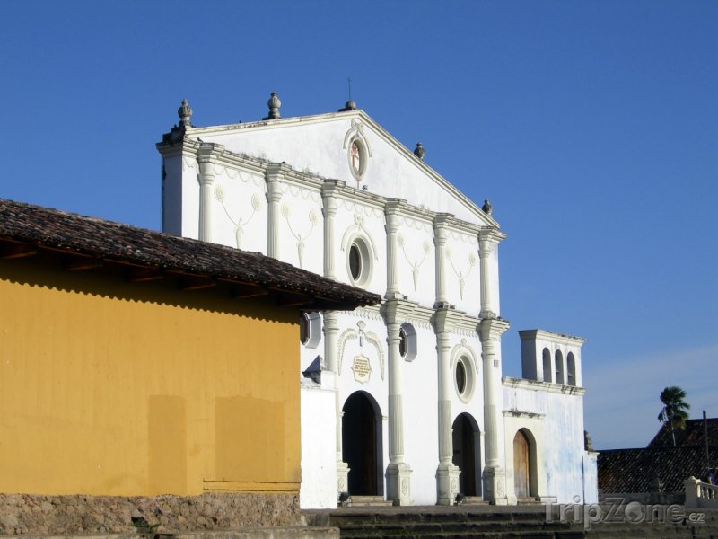 Fotka, Foto Kostel San Francisco v Granadě (Nikaragua)