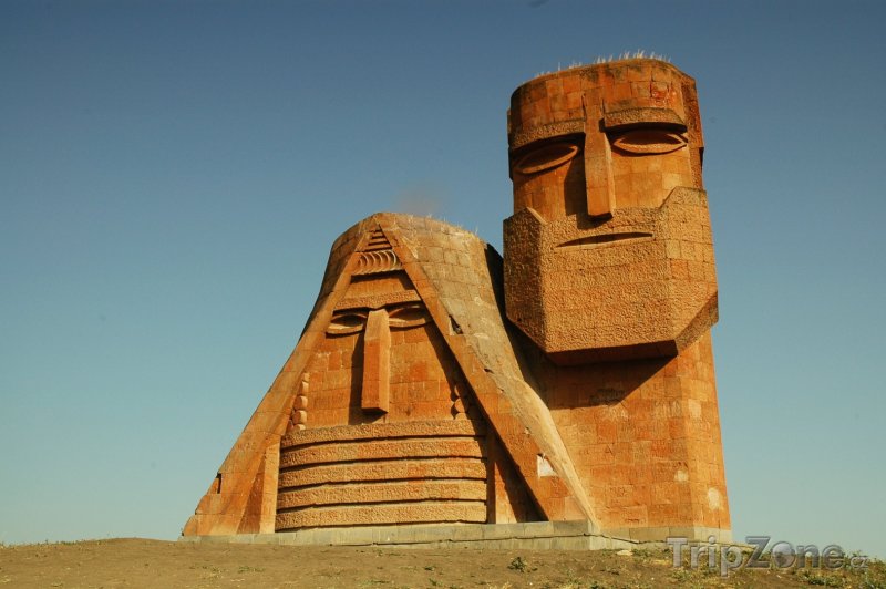 Fotka, Foto Monument v Náhorním Karabachu (Ázerbájdžán)