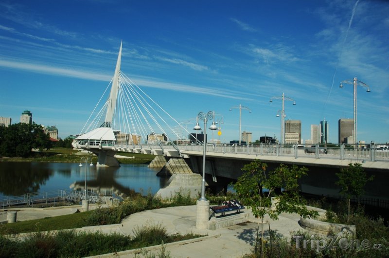 Fotka, Foto Most Esplanade Riel ve Winnipegu (Kanada)