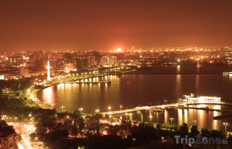 Fotka, Foto Noční Baku (Ázerbájdžán)