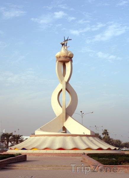 Fotka, Foto Oryx, monument v Dauhá (Katar)