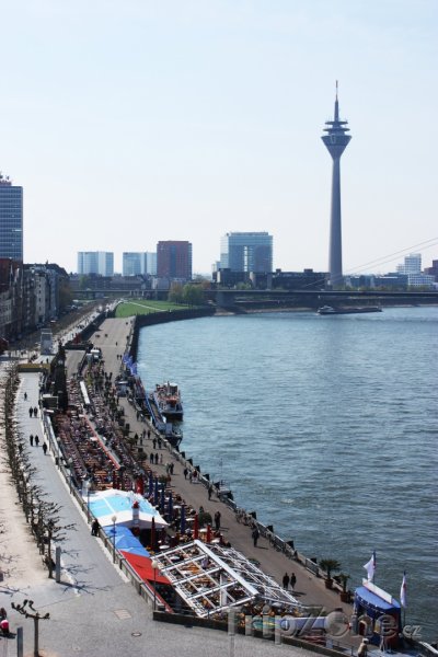 Fotka, Foto Promenáda podél řeky Rýn (Düsseldorf, Německo)