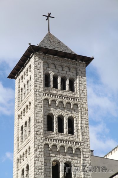 Fotka, Foto Věž kostela v Les Escaldes (Andorra)