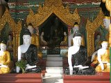 Buddhové ve Šweitigoumské pagodě
