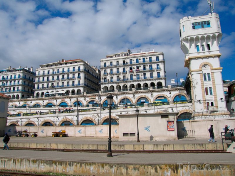 Fotka, Foto Budovy ve městě Alžír (Alžírsko)