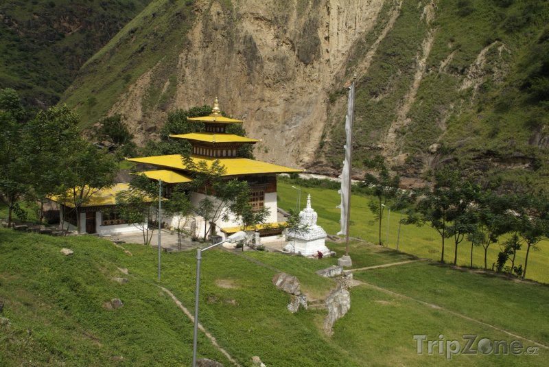 Fotka, Foto Chrám Gom Kora ve městě Trashigang (Bhútán)