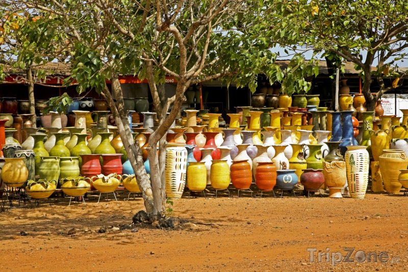 Fotka, Foto Hrnčířský trh u města Accra (Ghana)