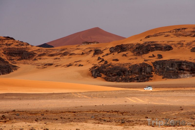 Fotka, Foto Jeep v poušti (Alžírsko)