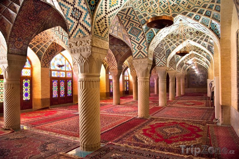 Fotka, Foto Modlitebna v Růžové mešitě v Širázu (Írán)