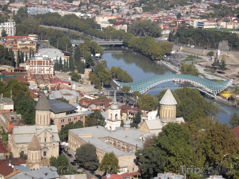 Fotka, Foto Most Míru přes řeku Kura v Tbilisi (Gruzie)
