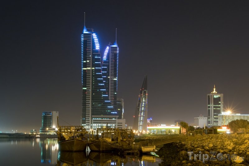 Fotka, Foto Noční město Manáma (Bahrajn)