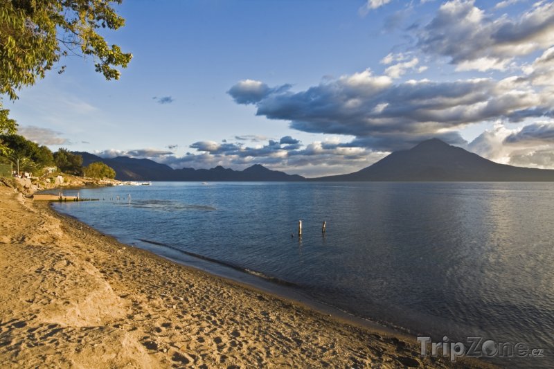 Fotka, Foto Pobřeží jezera Atitlán (Guatemala)