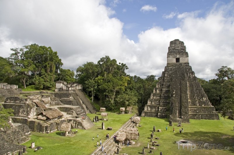 Fotka, Foto Pyramida v mayském chrámu Tikal (Guatemala)