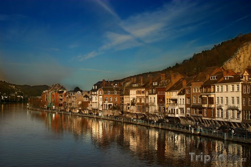 Fotka, Foto Řeka Máza ve městě Dinant (Belgie)