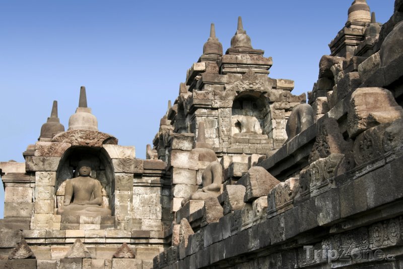 Fotka, Foto Stúpy v chrámovém komplexu Borobudur (Indonésie)