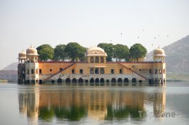 Vodní palác Jal Mahal v Džajpuru