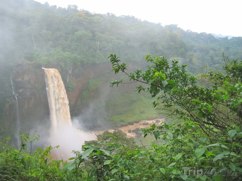 Fotka, Foto Vodopád v džungli (Kamerun)
