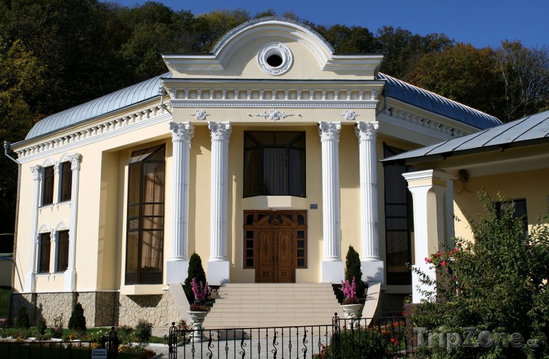 Fotka, Foto Budova u kláštera Hâncu (Moldavsko)