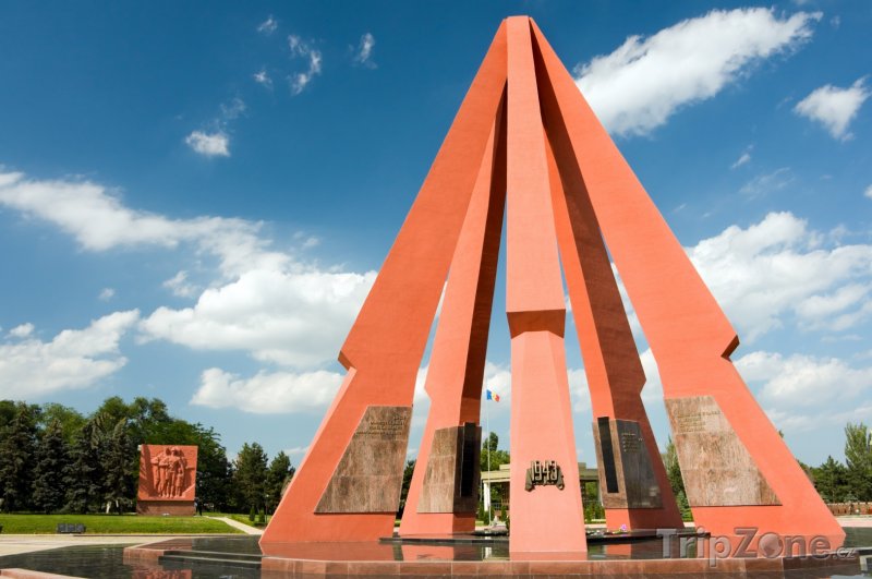 Fotka, Foto Kišiněv, památník obětem 2. Světové války (Moldavsko)