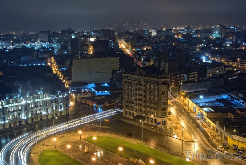 Fotka, Foto Město v noci (Lima, Peru)