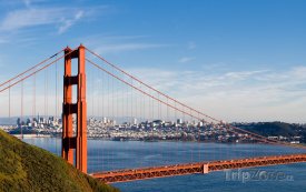 Pohled na město přes Golden Gate Bridge