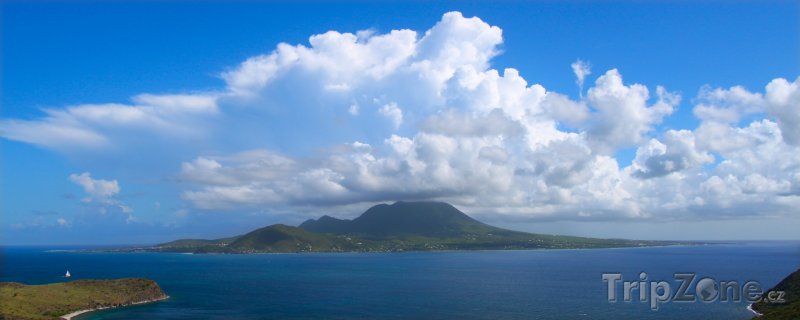 Fotka, Foto Pohled na ostrov Nevis (Svatý Kryštof a Nevis)