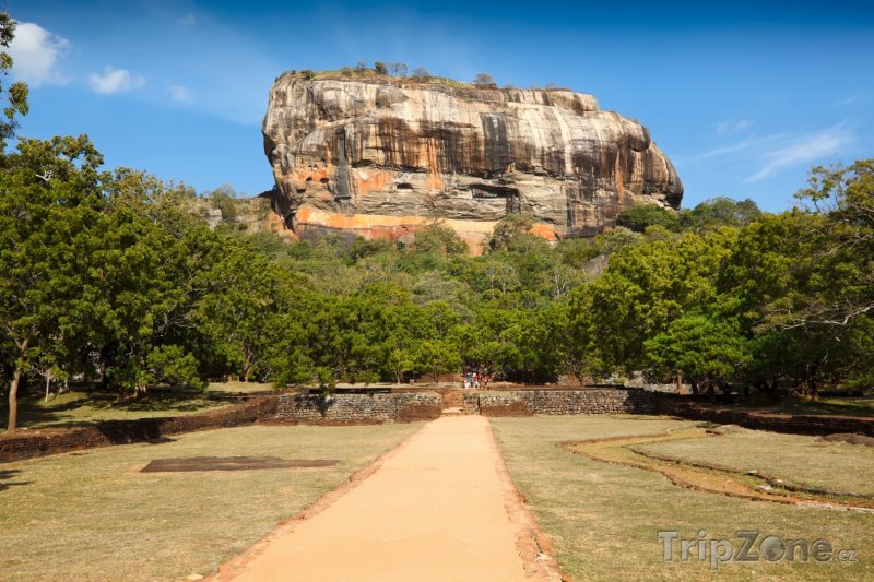 Fotka, Foto Sigiriya, pohled na skálu (Srí Lanka)