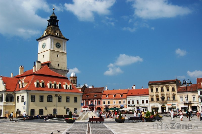 Fotka, Foto Stará radnice na náměstí v Brašově (Rumunsko)