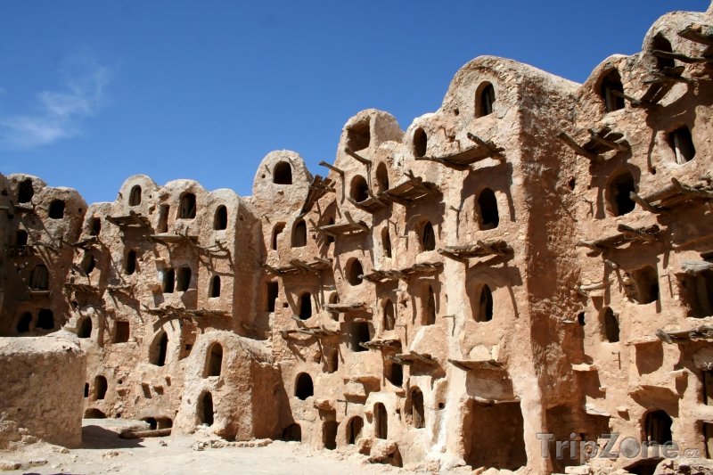 Fotka, Foto Starověké sýpky ve městě Kabaw (Libye)