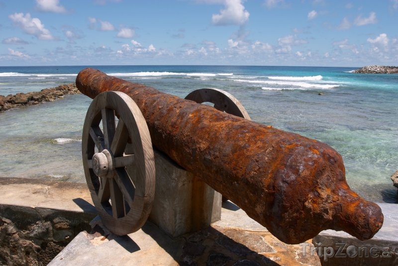 Fotka, Foto Starý kanon na ostrově Frégate (Seychely)